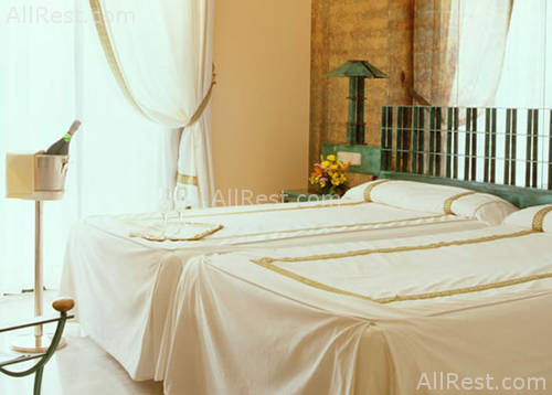 Tryp Medea 6
